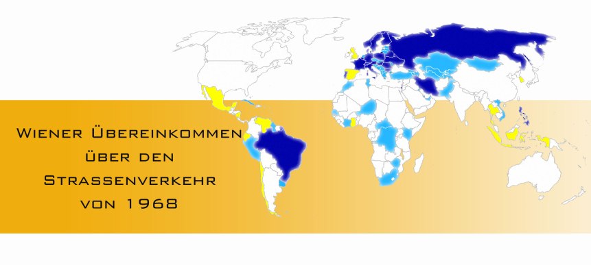 Weltkarte mit Umrisse der Kontinenten und den einzelnen Laender. Die Laender, welche das Uebereinkommen von 1968 unterzeichnet haben, sind dunkelblau markiert. Die Laender die den Fuerschein akzeptieren ohne das Abkommen ratifiziert zu haben sind gellblau markiert. Daneben steht geschrieben: Wiener Uebereinkommen ueber den Strassenverkehr von 1968.