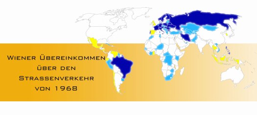 Weltkarte mit Umrisse der Kontinenten und den einzelnen Laender. Die Laender, welche das Uebereinkommen von 1968 unterzeichnet haben, sind dunkelblau markiert. Die Laender die den Fuerschein akzeptieren ohne das Abkommen ratifiziert zu haben sind gellblau markiert. Daneben steht geschrieben: Wiener Uebereinkommen ueber den Strassenverkehr von 1968.