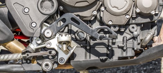 Triumph Tiger 900 GT Pro – Testbericht - Oelstand messen